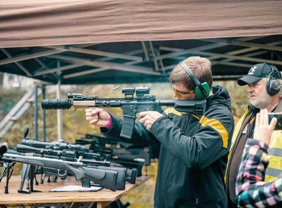Zážitková střelba z 18 zbraní a 115 nábojů