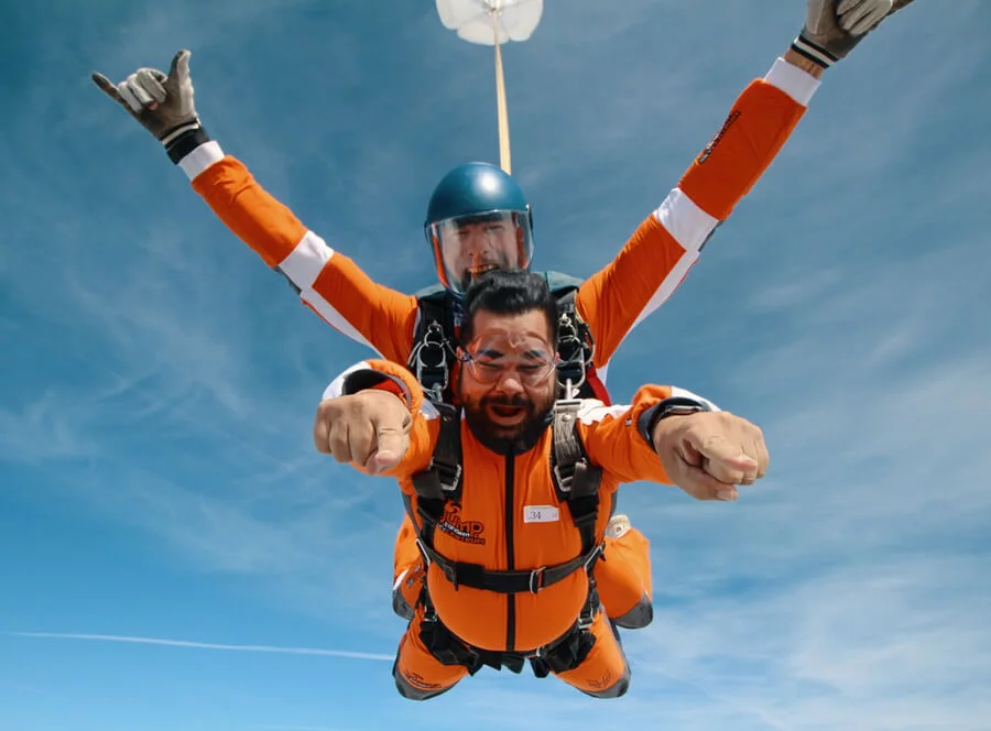 Tandemový seskok padákem v Příbrami ze 4200m