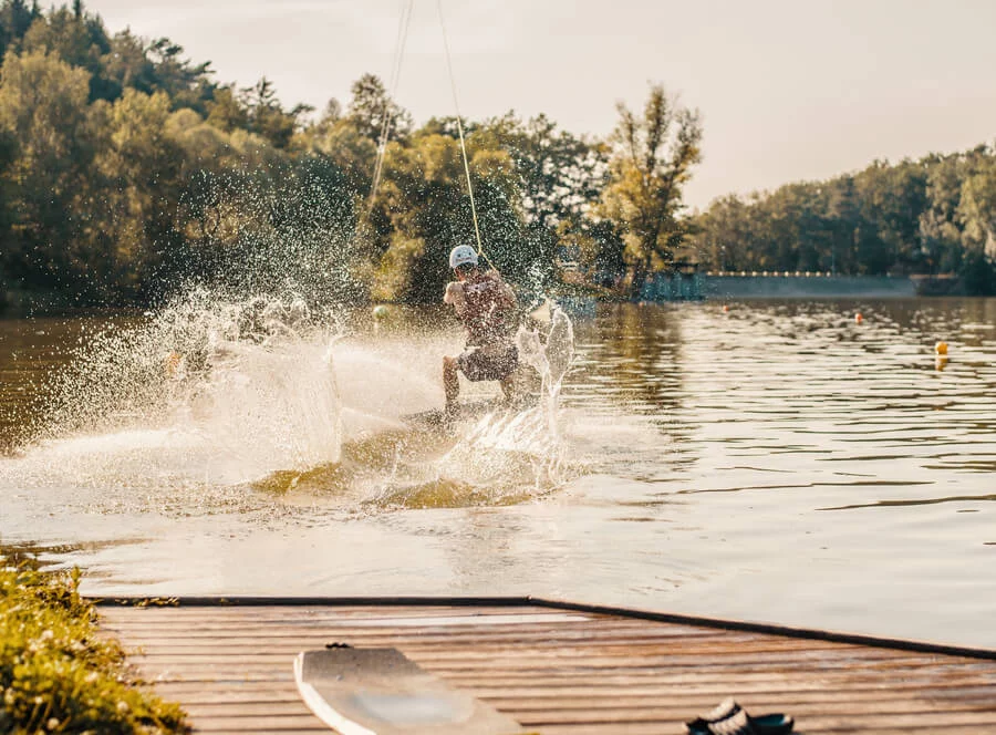 Pronájem wakeboard vleku s vybavením