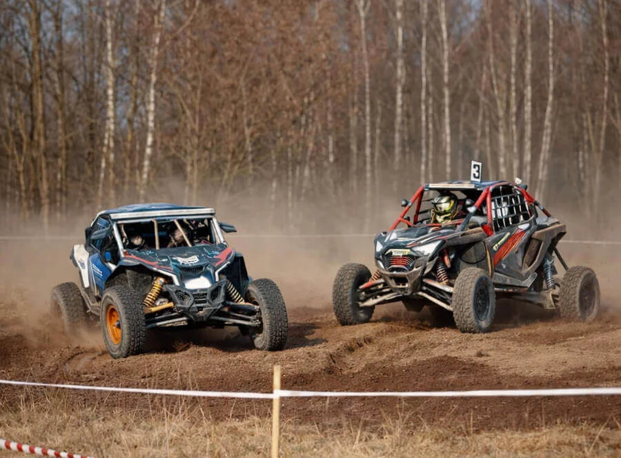 Spolujezdcem v ostrém offroad závodě