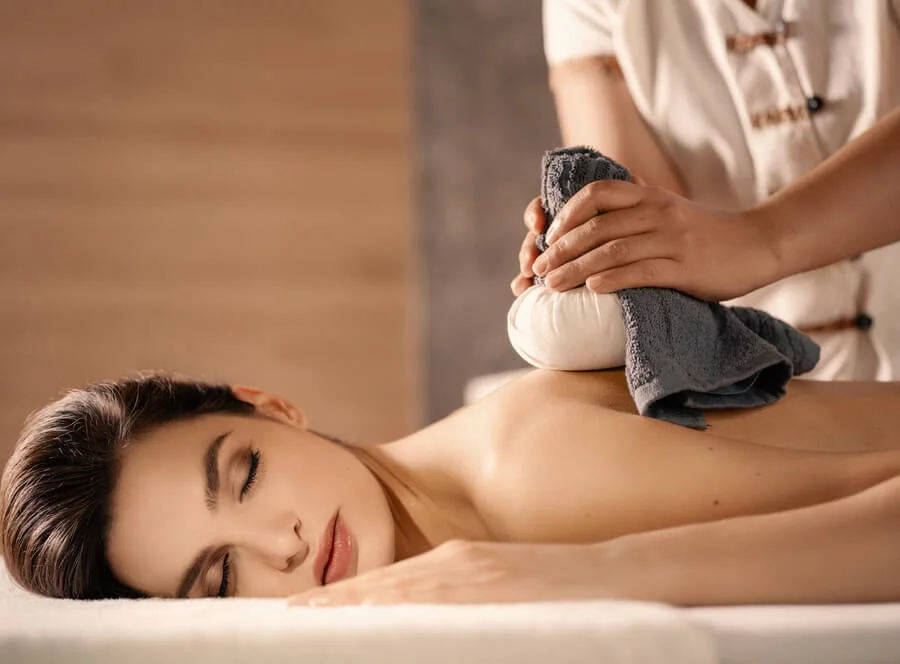 Královská olejová bylinná masáž