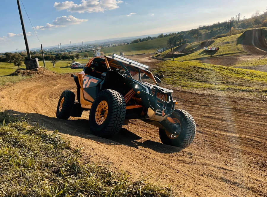 Řízení dakarské buggy Can-Am Maverick 