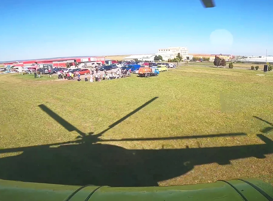 Tandemový seskok z vrtulníku MI-8