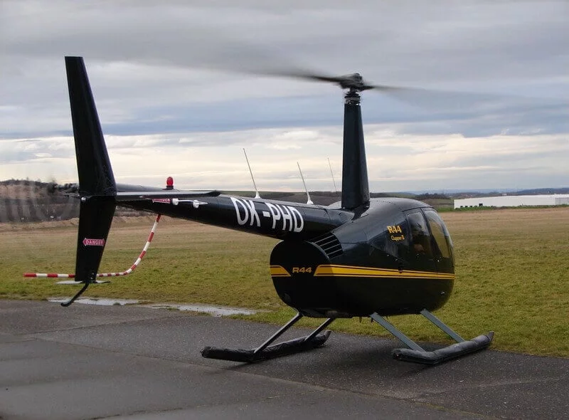 Seznamovací let ve vrtulníku R44 pro 3
