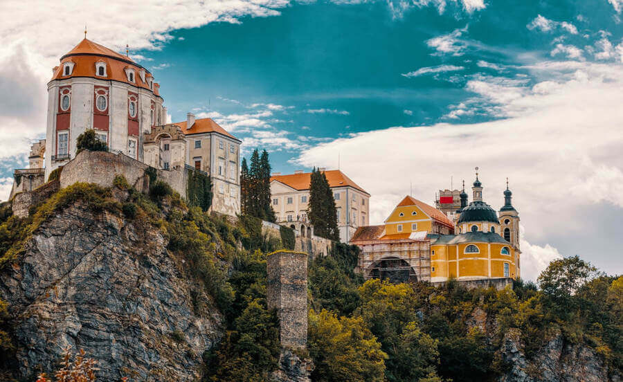 Zažijte pohádku s dětmi: 10 nejkrásnějších českých zámků